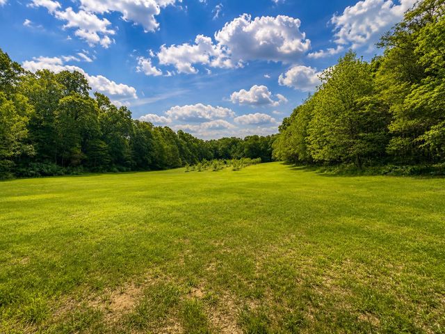 27661 Pine Lake Street, Edwardsburg, MI 49112