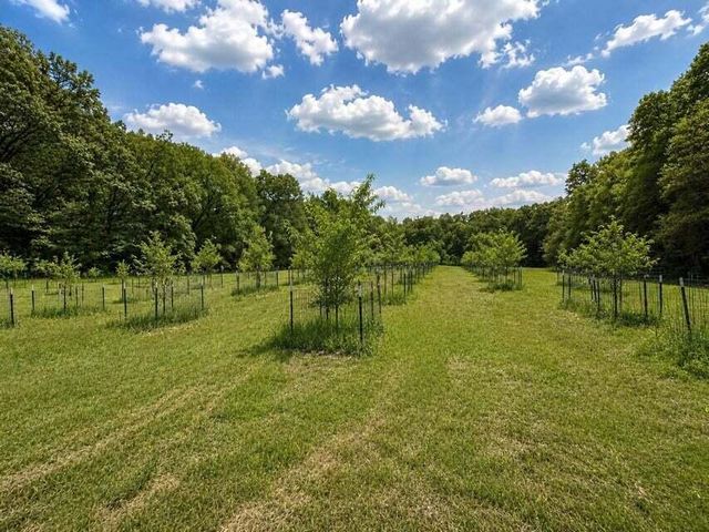 27661 Pine Lake Street, Edwardsburg, MI 49112