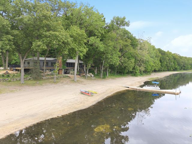 27661 Pine Lake Street, Edwardsburg, MI 49112