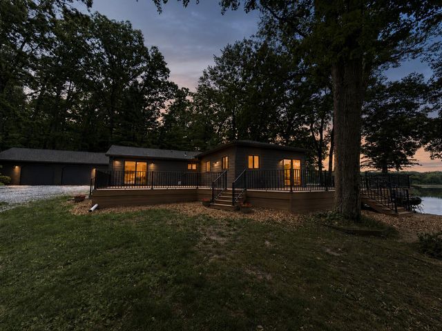 27661 Pine Lake Street, Edwardsburg, MI 49112