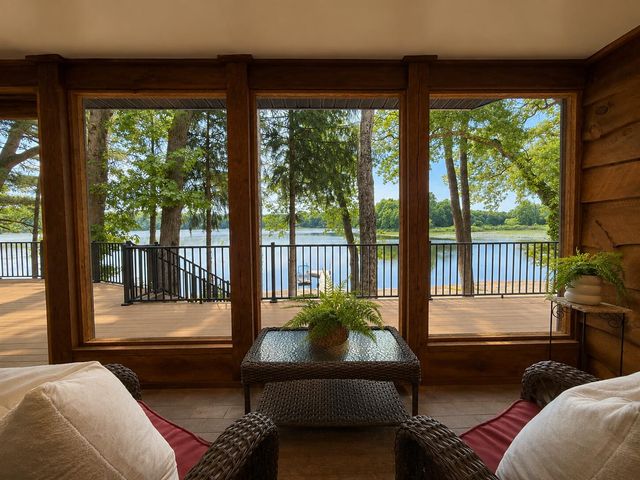 27661 Pine Lake Street, Edwardsburg, MI 49112
