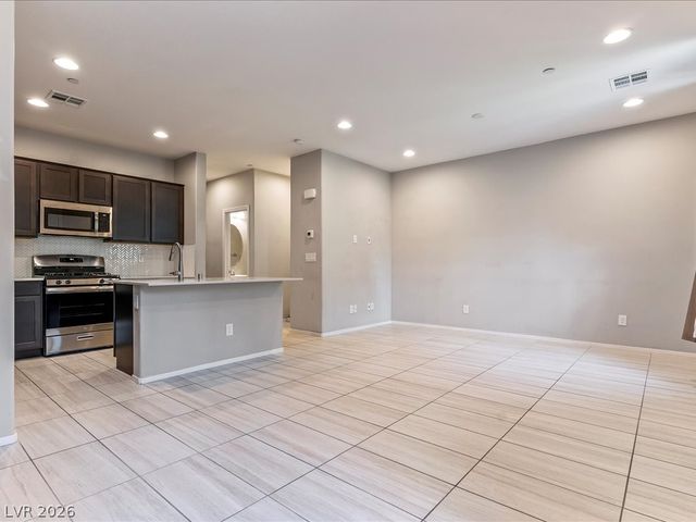 727 Florence Isle Avenue, Henderson, NV 89015