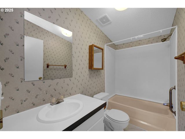 26916 HWY 36 3, Cheshire, OR 97419