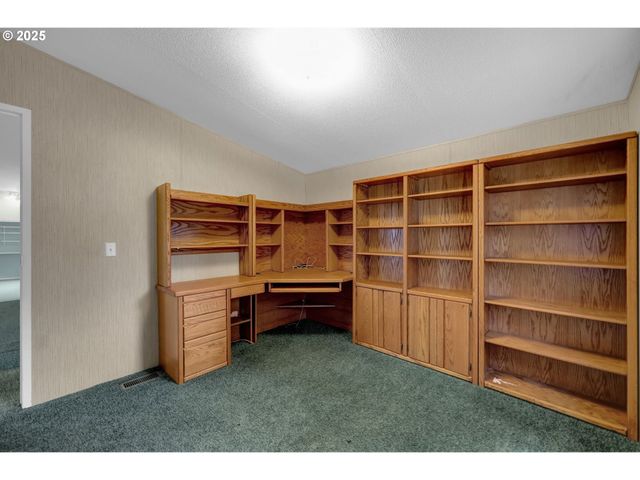 26916 HWY 36 3, Cheshire, OR 97419