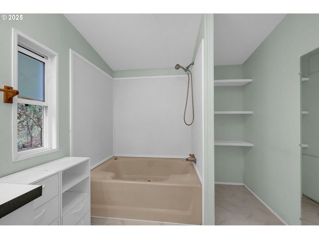 26916 HWY 36 3, Cheshire, OR 97419