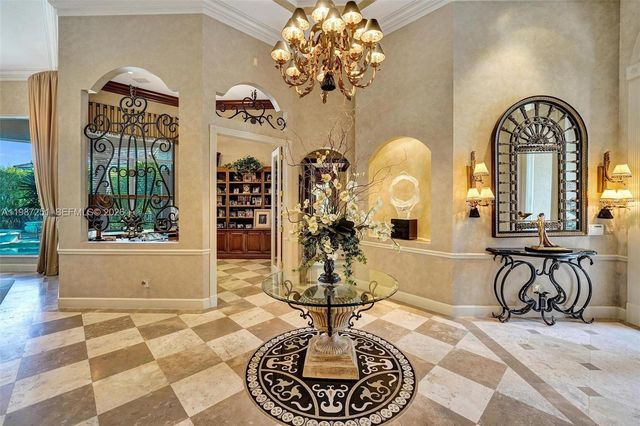 10813 Blackhawk St, Plantation, FL 33324