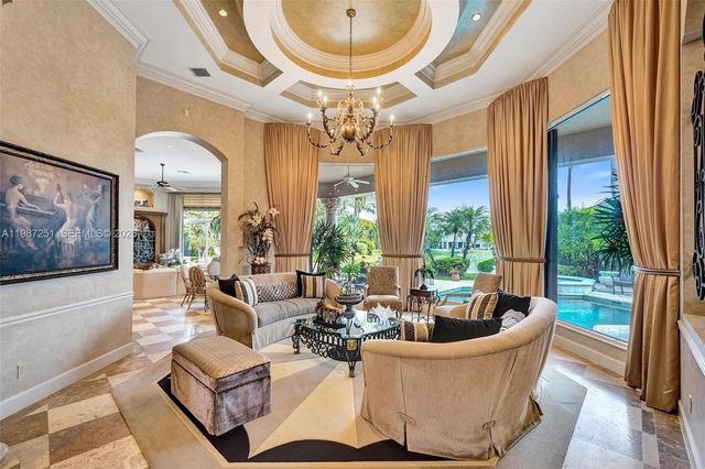 10813 Blackhawk St, Plantation, FL 33324