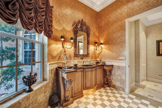 10813 Blackhawk St, Plantation, FL 33324