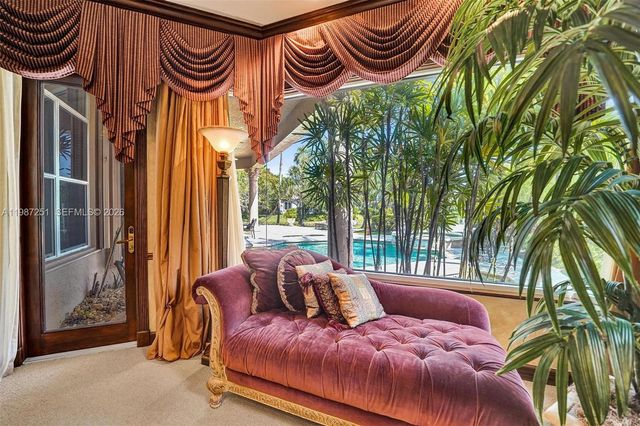 10813 Blackhawk St, Plantation, FL 33324