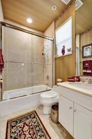 10813 Blackhawk St, Plantation, FL 33324