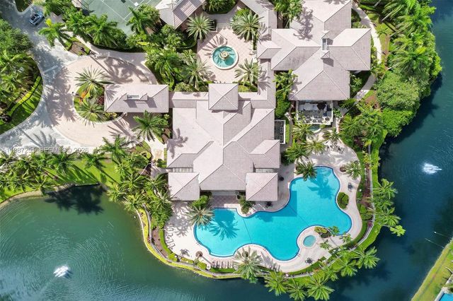 10813 Blackhawk St, Plantation, FL 33324