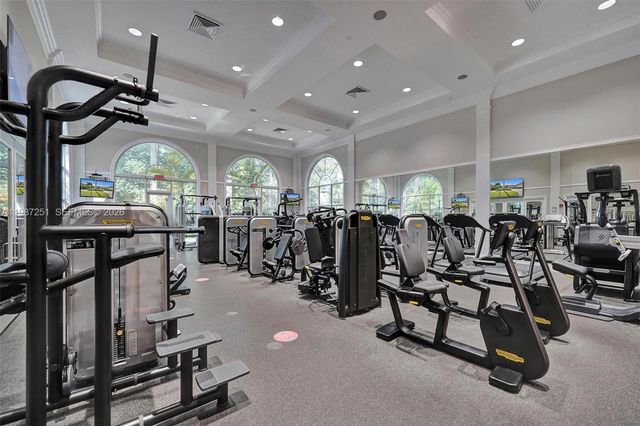 10813 Blackhawk St, Plantation, FL 33324