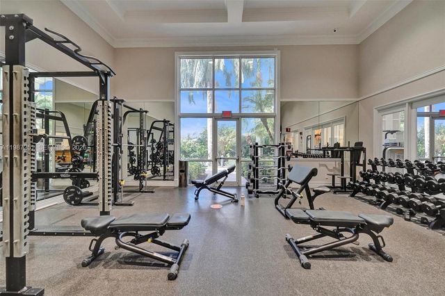 10813 Blackhawk St, Plantation, FL 33324