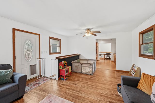 18 Maplewood Drive, South Burlington, VT 05403