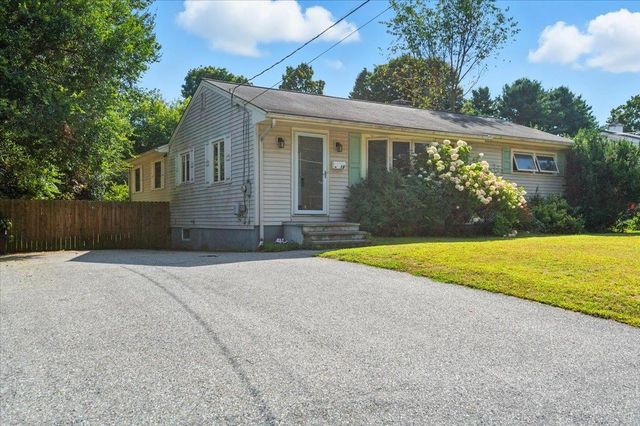 18 Maplewood Drive, South Burlington, VT 05403