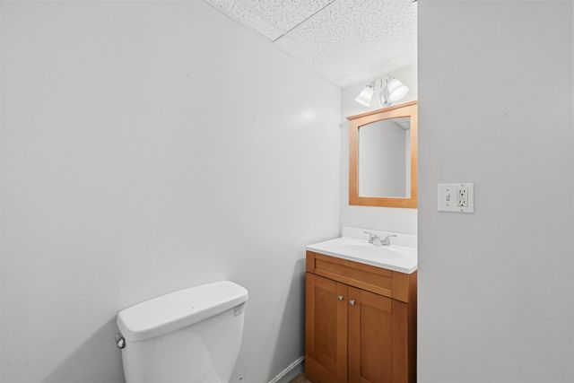 18 Maplewood Drive, South Burlington, VT 05403