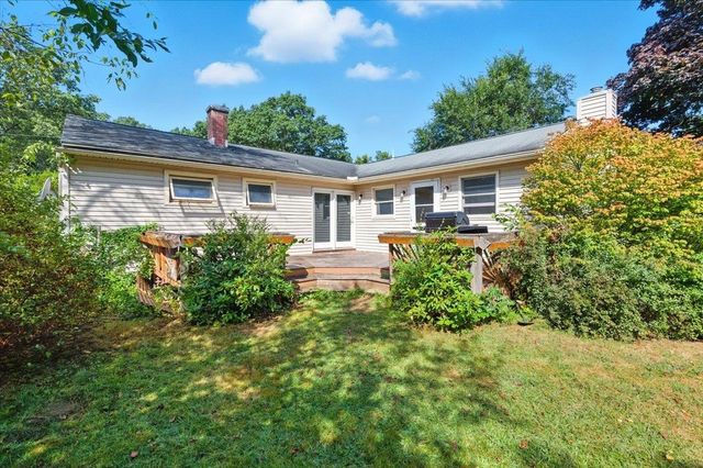 18 Maplewood Drive, South Burlington, VT 05403