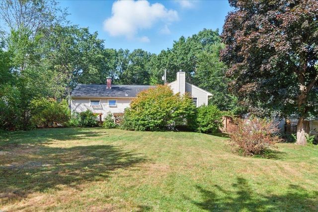 18 Maplewood Drive, South Burlington, VT 05403