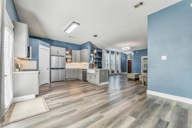 994 Jefferson Street, Alvin, TX 77511