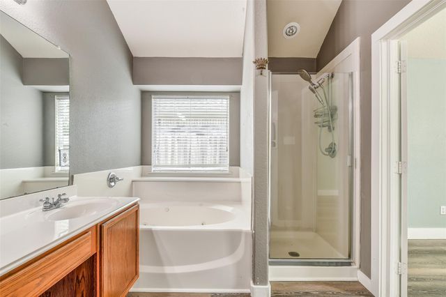 994 Jefferson Street, Alvin, TX 77511