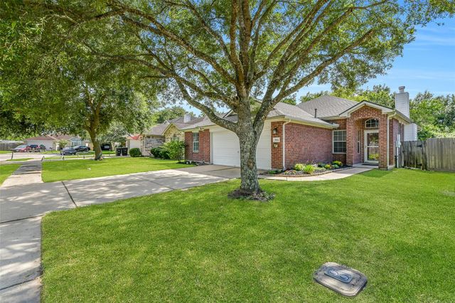 994 Jefferson Street, Alvin, TX 77511