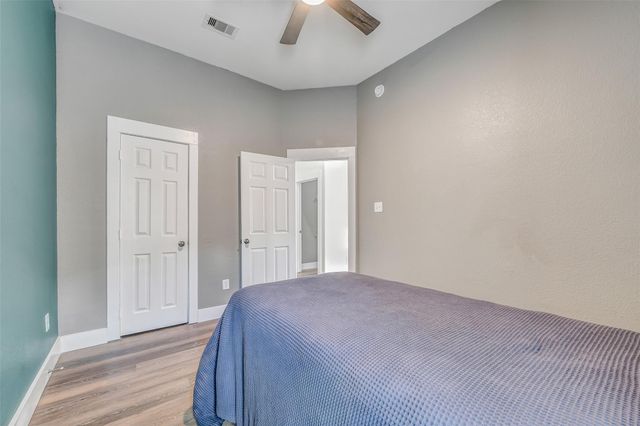 994 Jefferson Street, Alvin, TX 77511