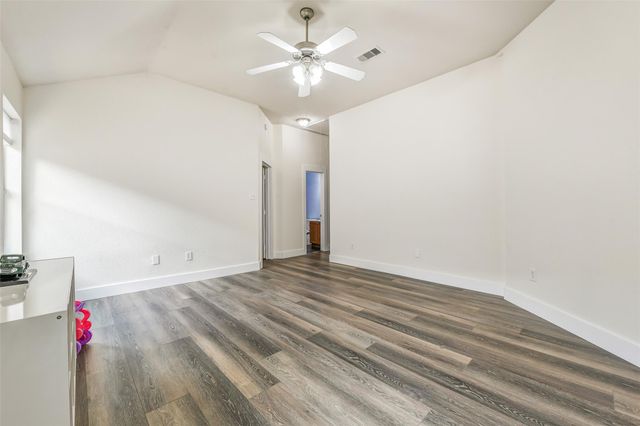 994 Jefferson Street, Alvin, TX 77511