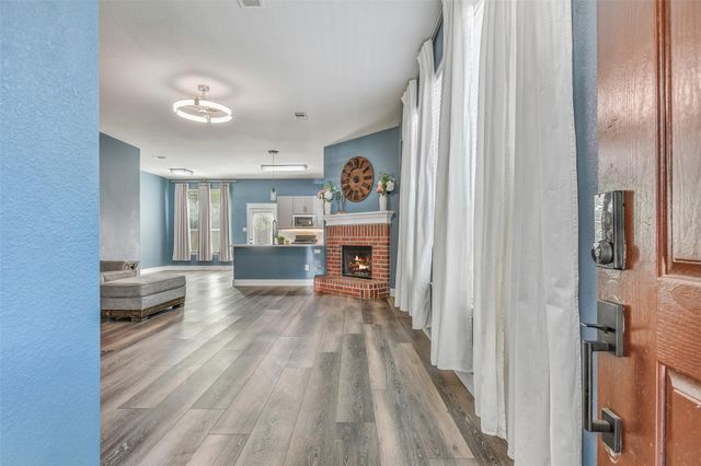 994 Jefferson Street, Alvin, TX 77511
