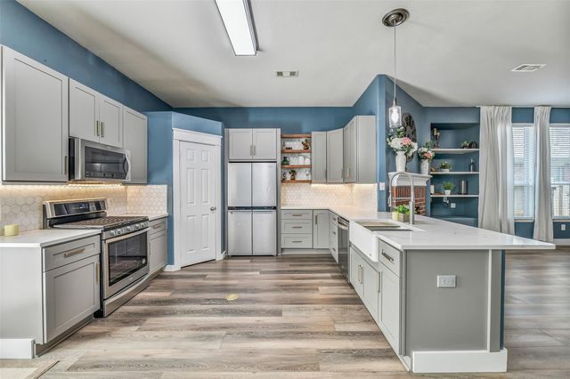 994 Jefferson Street, Alvin, TX 77511