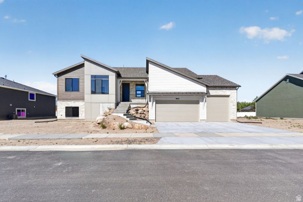 Image 2 of property listing at 1661 S 3875 W #402, Taylor, UT 84401
