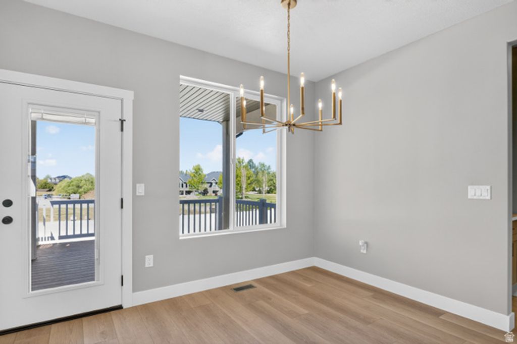 Image 13 of property listing at 1661 S 3875 W #402, Taylor, UT 84401