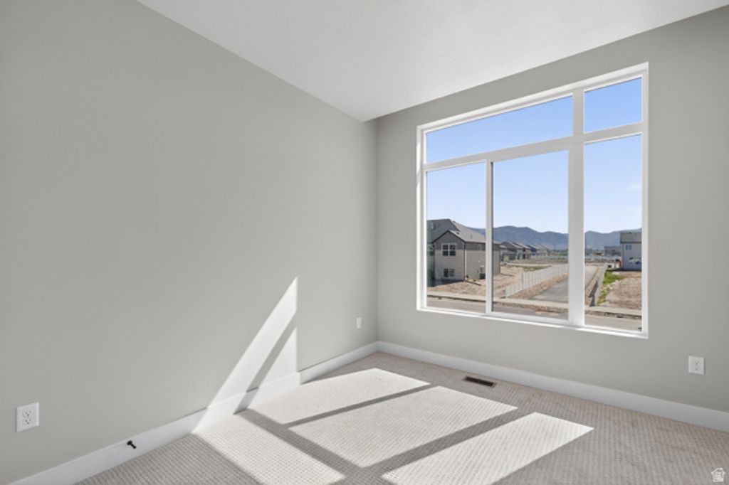 Image 21 of property listing at 1661 S 3875 W #402, Taylor, UT 84401