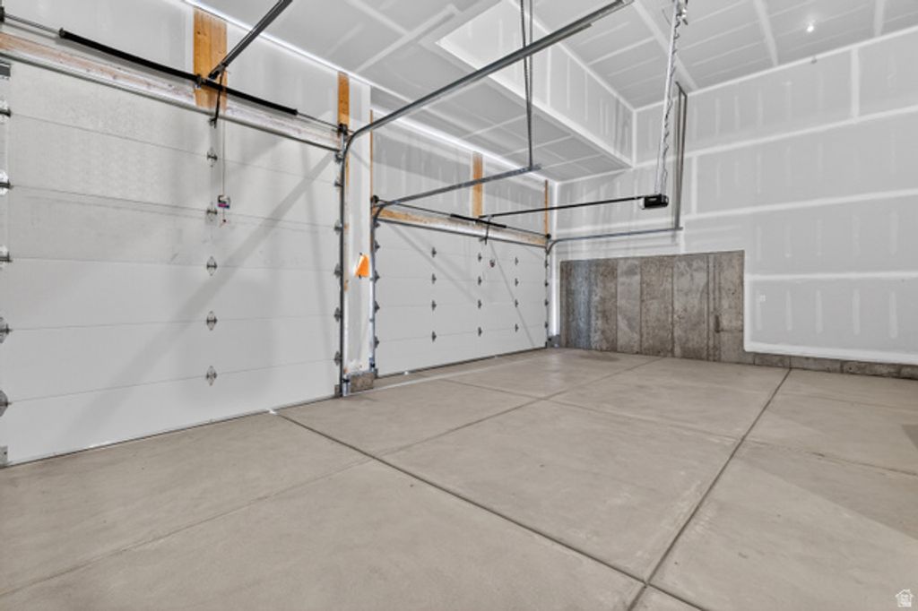 Image 27 of property listing at 1661 S 3875 W #402, Taylor, UT 84401