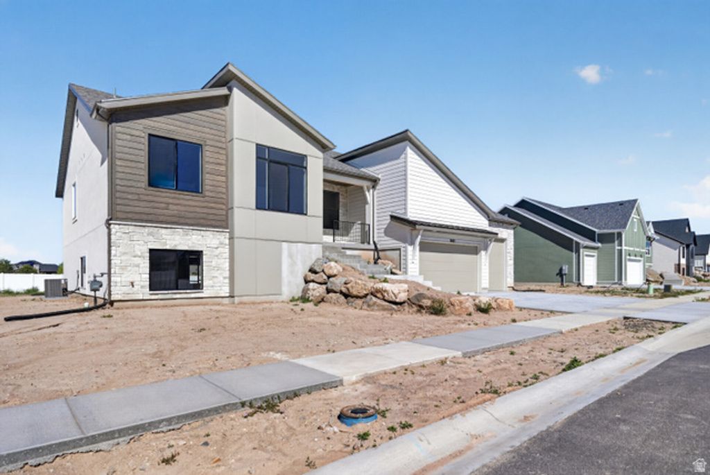 Image 5 of property listing at 1661 S 3875 W #402, Taylor, UT 84401