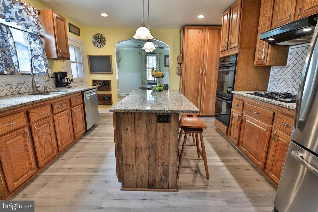 Image 12 of property listing at 408 HAMMONDS FERRY, Linthicum Heights, MD 21090