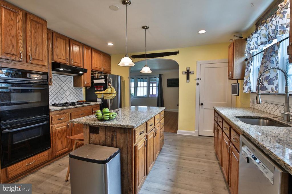 Image 15 of property listing at 408 HAMMONDS FERRY, Linthicum Heights, MD 21090