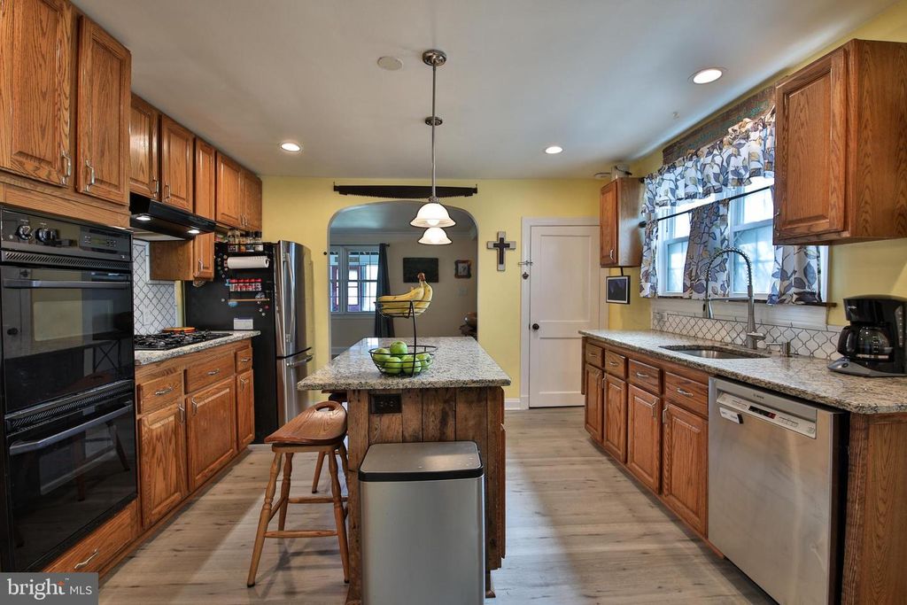 Image 16 of property listing at 408 HAMMONDS FERRY, Linthicum Heights, MD 21090