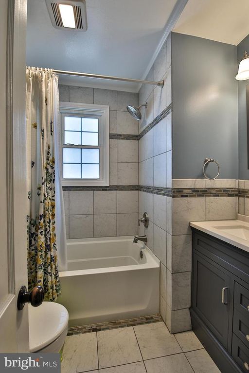 Image 20 of property listing at 408 HAMMONDS FERRY, Linthicum Heights, MD 21090