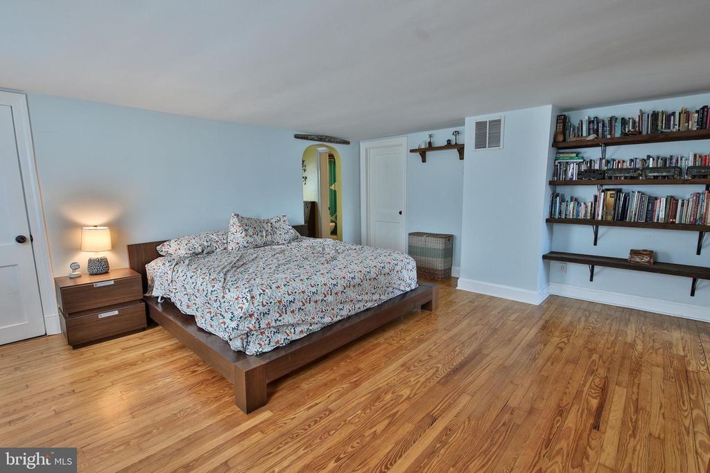 Image 26 of property listing at 408 HAMMONDS FERRY, Linthicum Heights, MD 21090