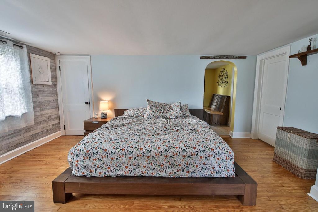 Image 28 of property listing at 408 HAMMONDS FERRY, Linthicum Heights, MD 21090