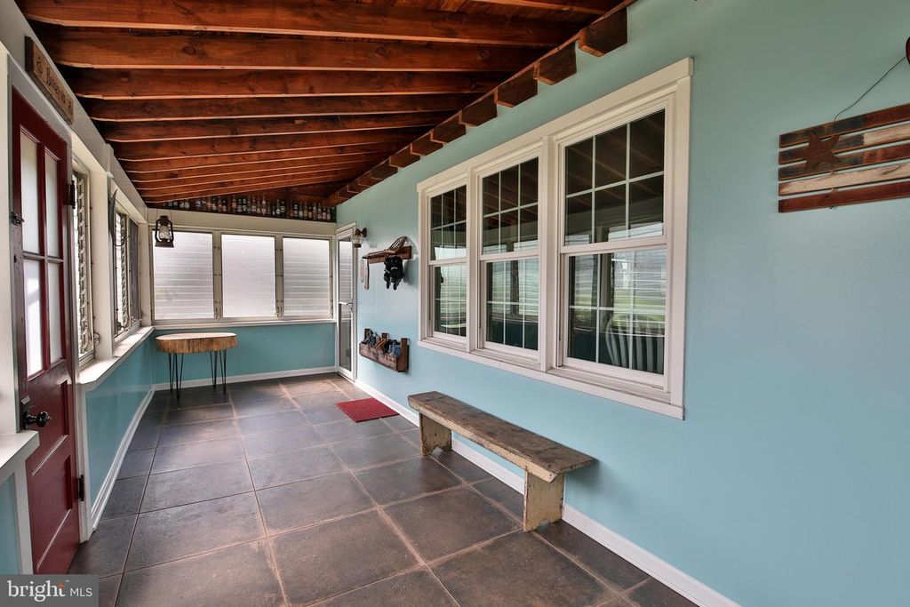 Image 4 of property listing at 408 HAMMONDS FERRY, Linthicum Heights, MD 21090