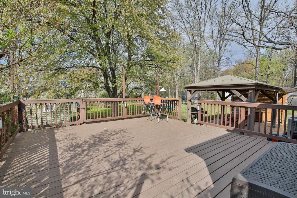 Image 38 of property listing at 408 HAMMONDS FERRY, Linthicum Heights, MD 21090