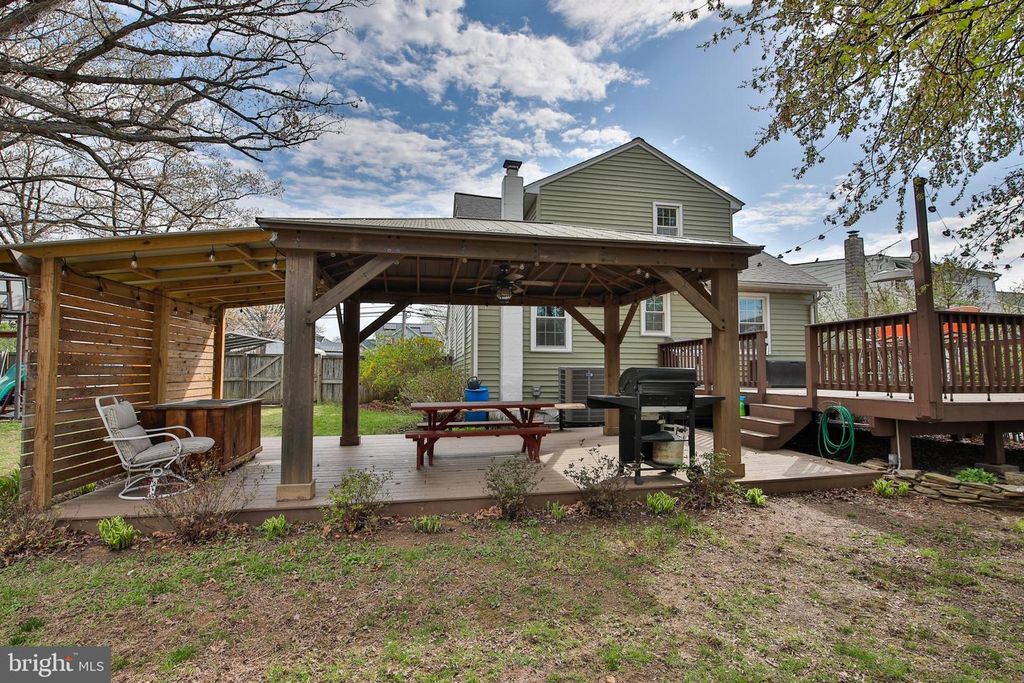 Image 39 of property listing at 408 HAMMONDS FERRY, Linthicum Heights, MD 21090