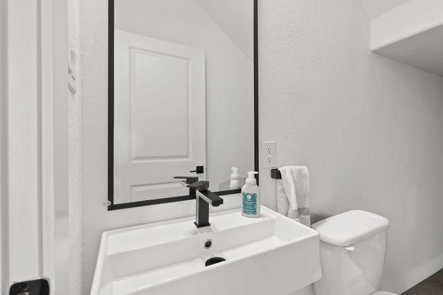2502 Elsie Faye Heggins Street, Dallas, TX 75215