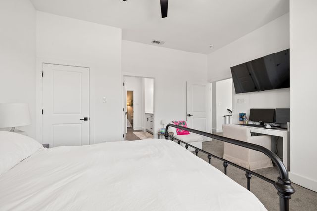 2502 Elsie Faye Heggins Street, Dallas, TX 75215