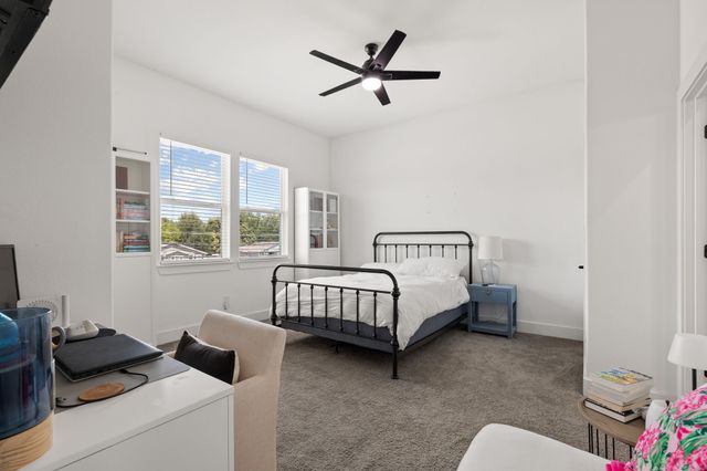 2502 Elsie Faye Heggins Street, Dallas, TX 75215