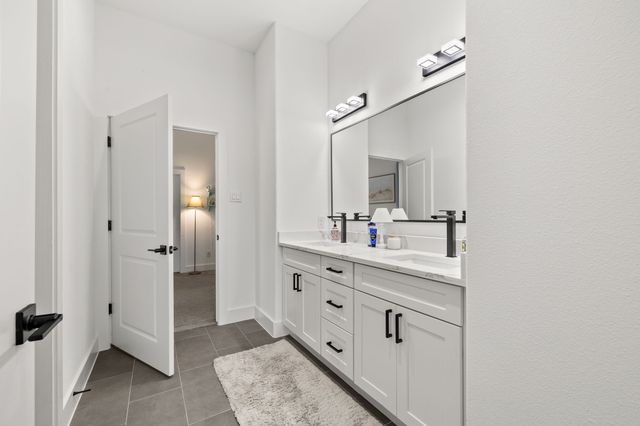 2502 Elsie Faye Heggins Street, Dallas, TX 75215