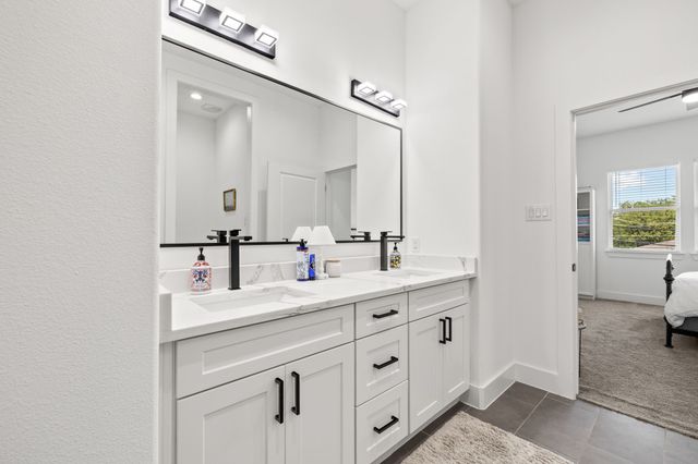 2502 Elsie Faye Heggins Street, Dallas, TX 75215