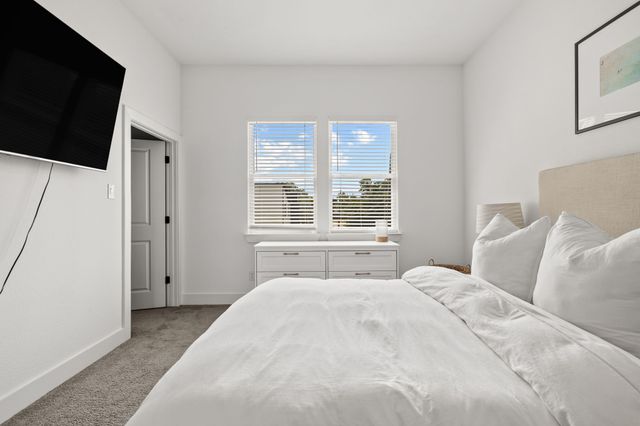 2502 Elsie Faye Heggins Street, Dallas, TX 75215