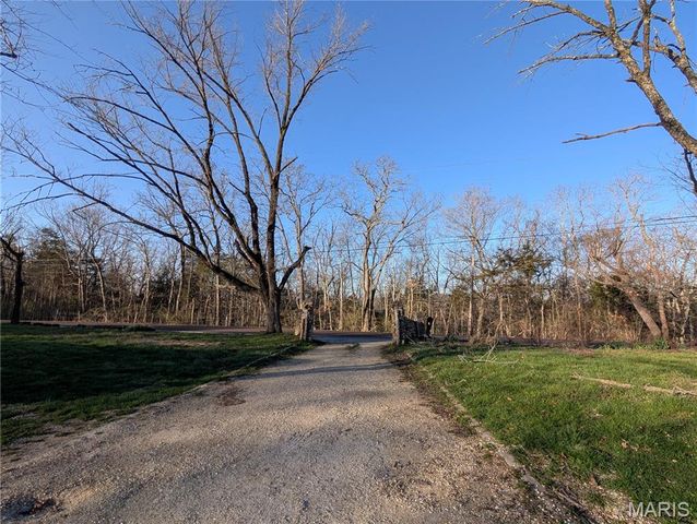 9765 Jones Creek Road, Dittmer, MO 63023